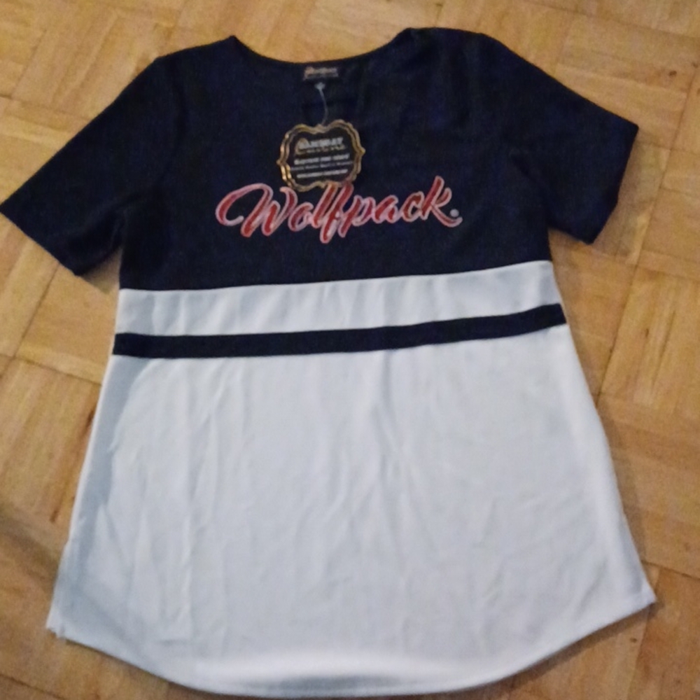 Wolfpack women's shirt size medium NWT